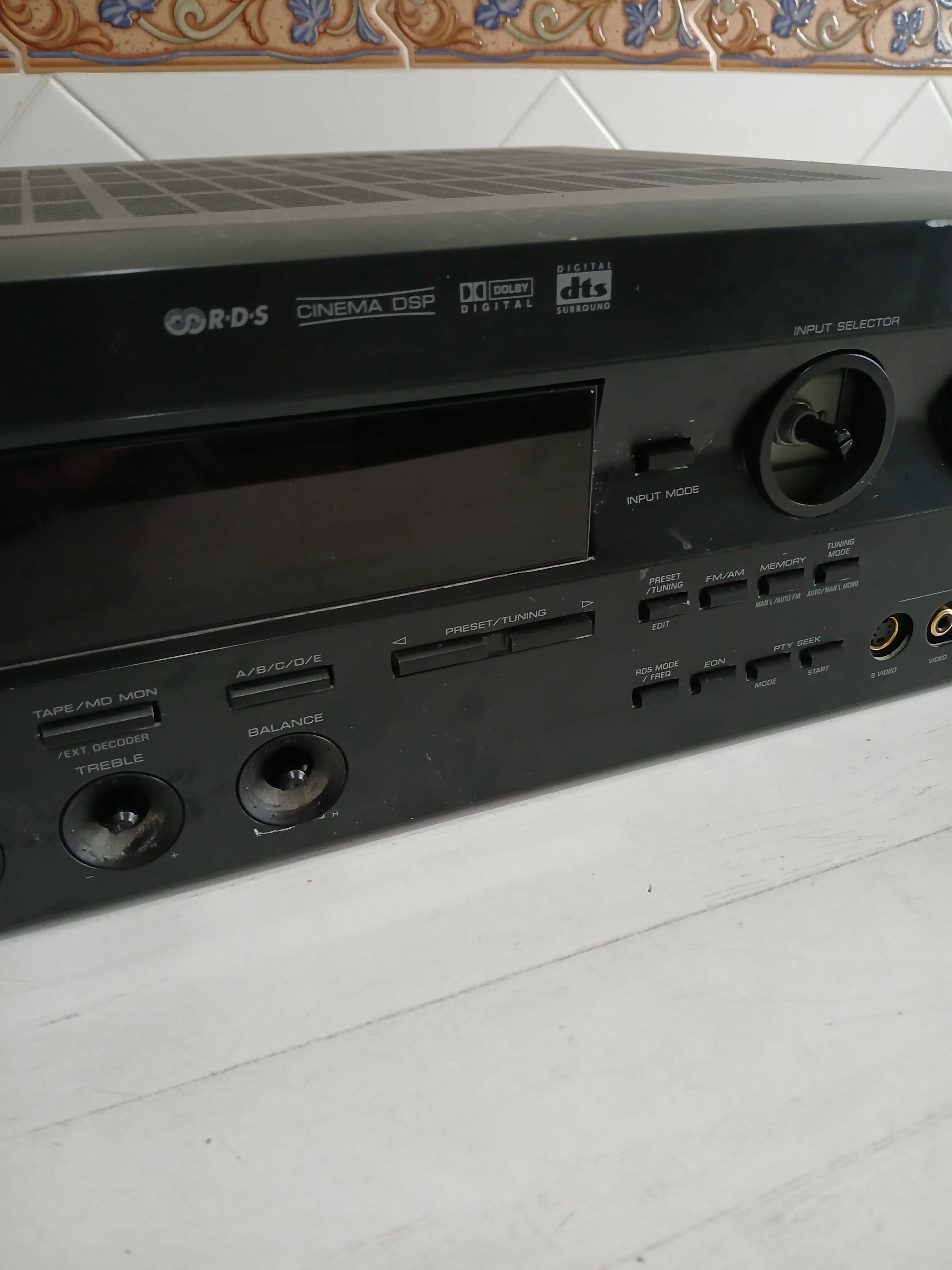 Amplificador YAMAHA RX-V596RDS 100W 5.1 Canais - AVARIADO PEÇAS