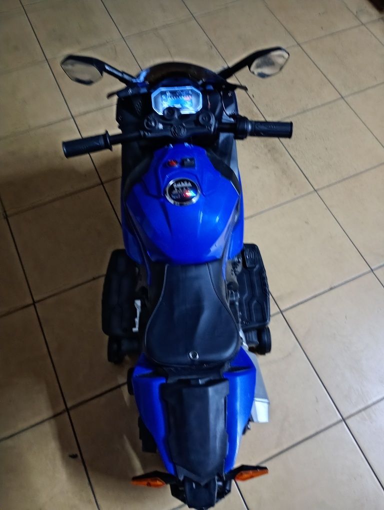 Motorek na baterie dla dzieci cena 300zł