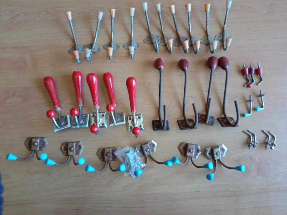 Stare wieszaki. Stare wieszaki.