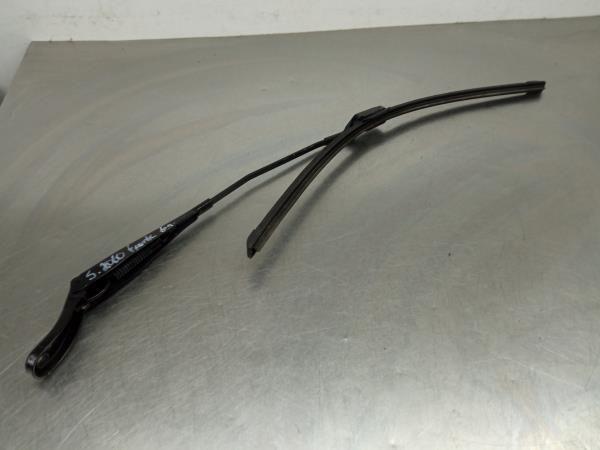 Haste / braço de escova limpa vidros frente esquerda PEUGEOT 208