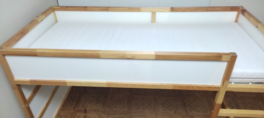 Łóżko KURA IKEA 90x200 cm.Z Materacem IKEA MALFORS(Średnio-Twardy).