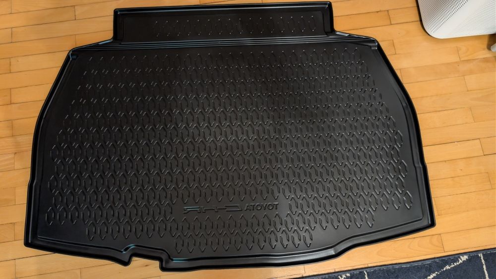 Mata do bagażnika Toyota CHR 2024 r Nowa