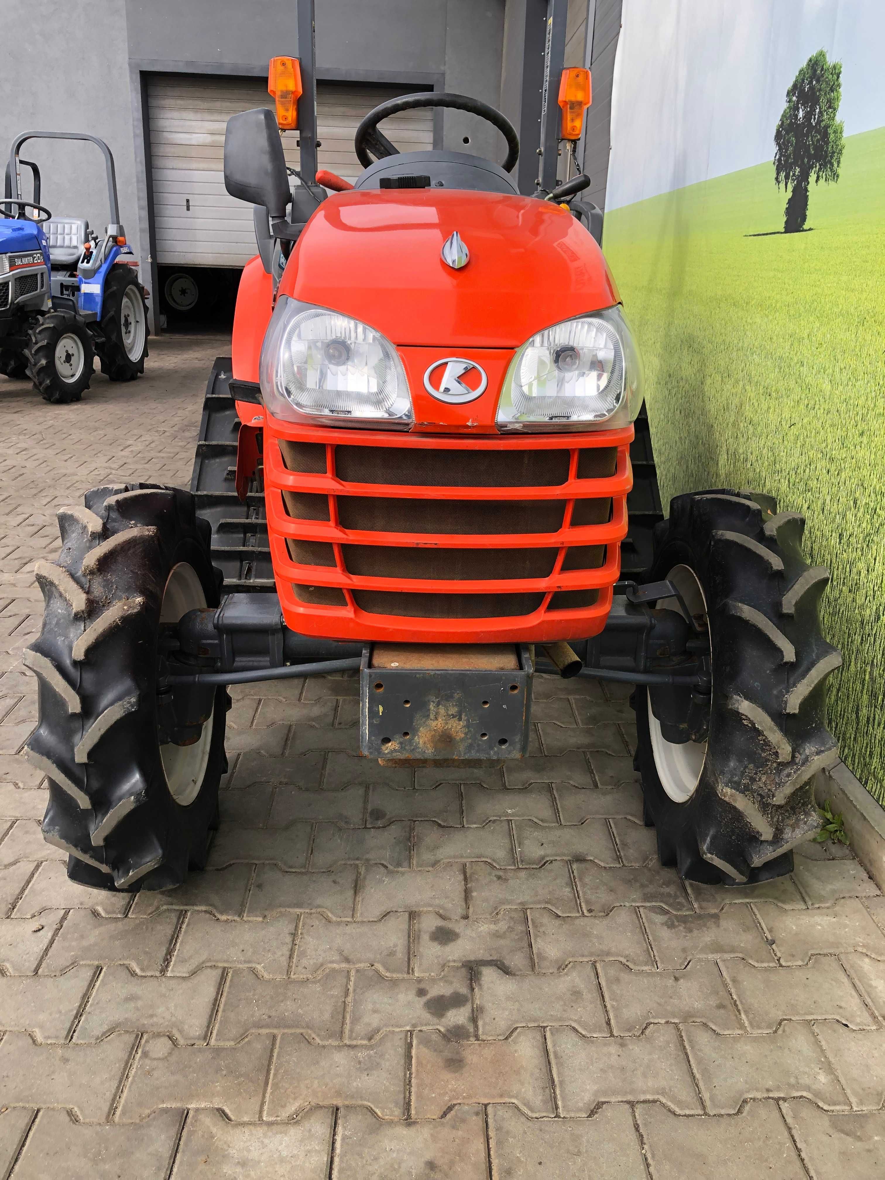 Traktorek Kubota KB18 na gąsienicach 18KM