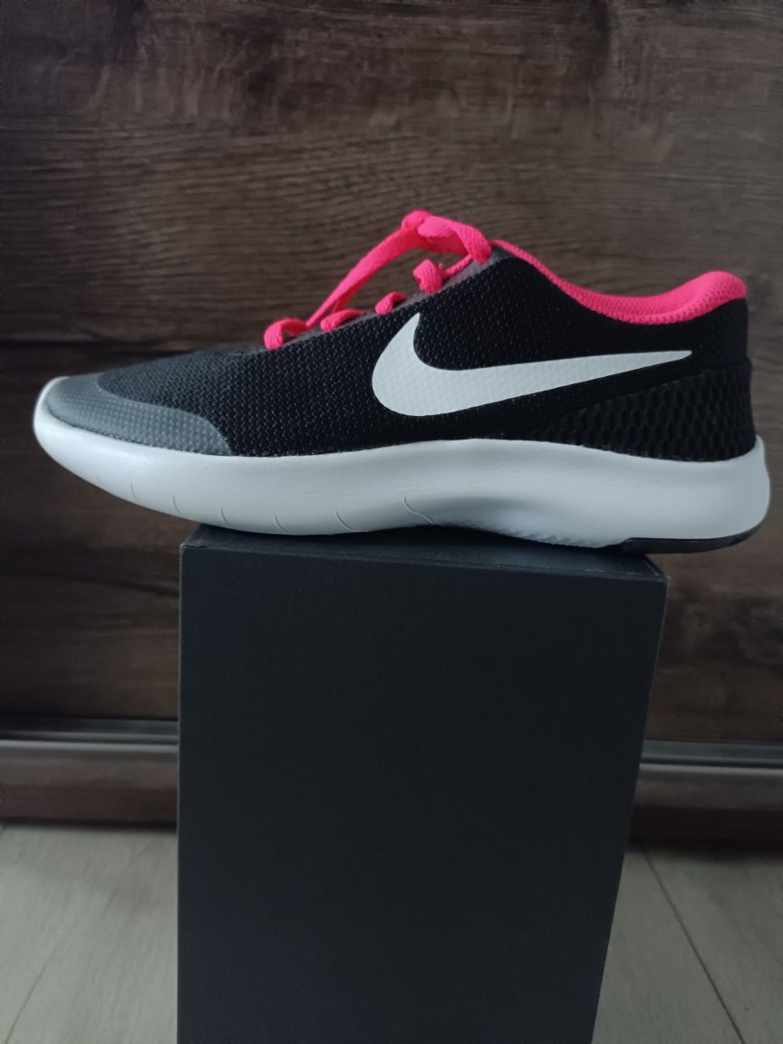 Buty Nike r.35,5