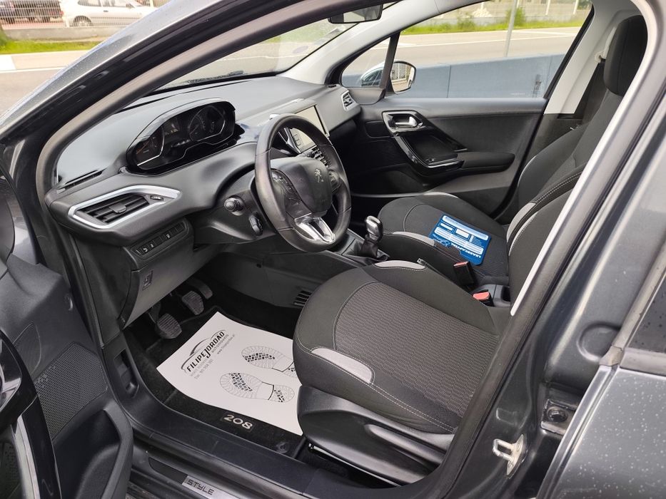 Peugeot 208 de 2015 Gasolina 1.2 VTI