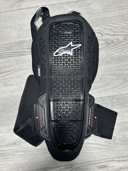 Ochraniacz na plecy Alpinestars i rekawice