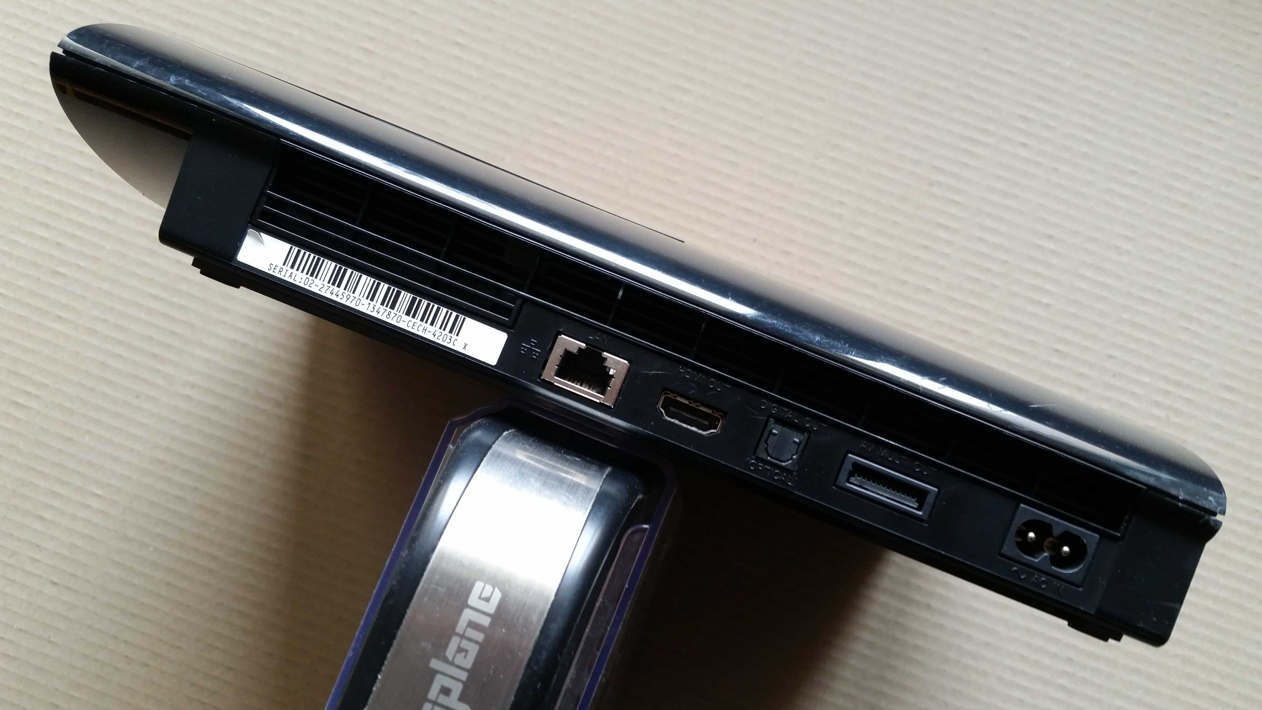 Приставка Sony PS3 500 GB два джойстика