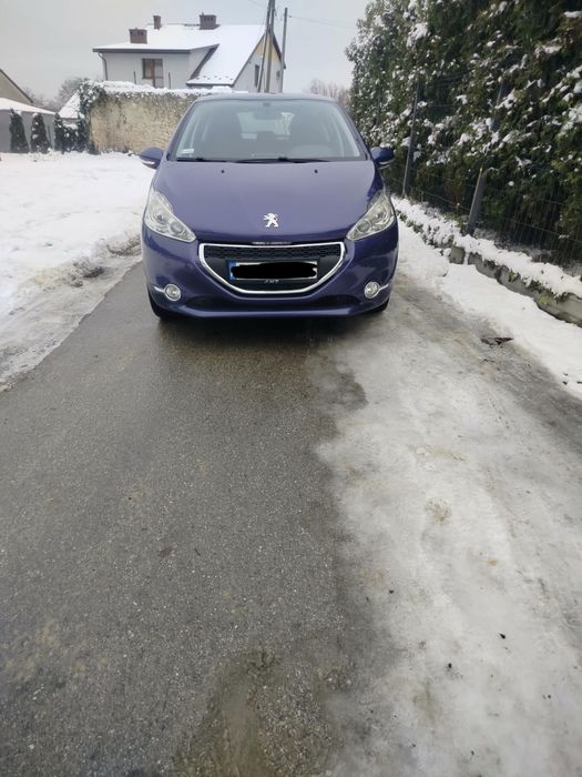 Sprzedam samochód Peugeot 208 1.2 benzyna 2014r.