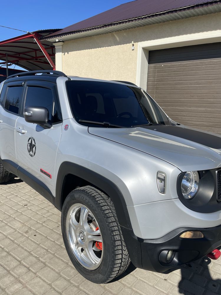 Jeep renegade 2017 року