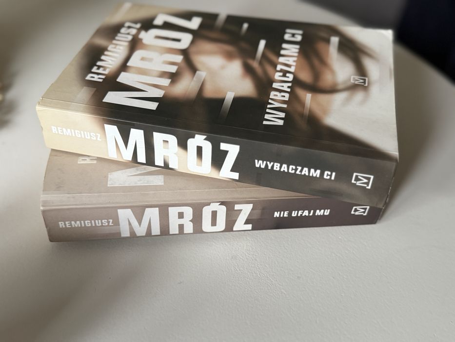 2 serie książek  Remigiusz Mróz
