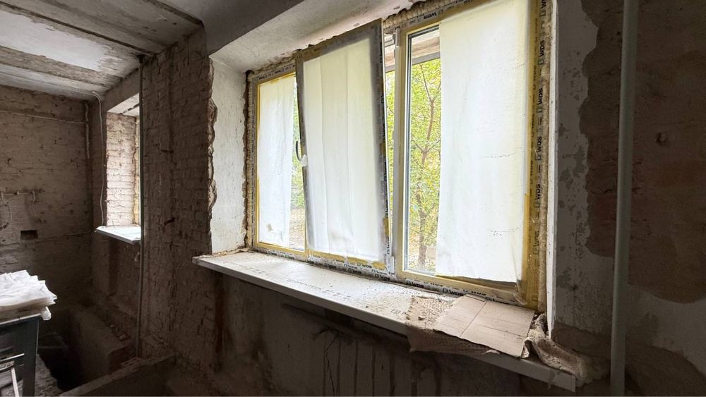 Продаж 2 кімнатної квартири по Є.Тельнова