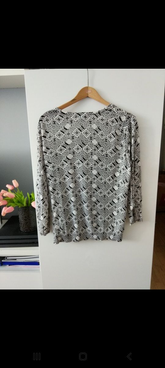 H&M biało-czarna narzutka sweter w geometryczne wzory