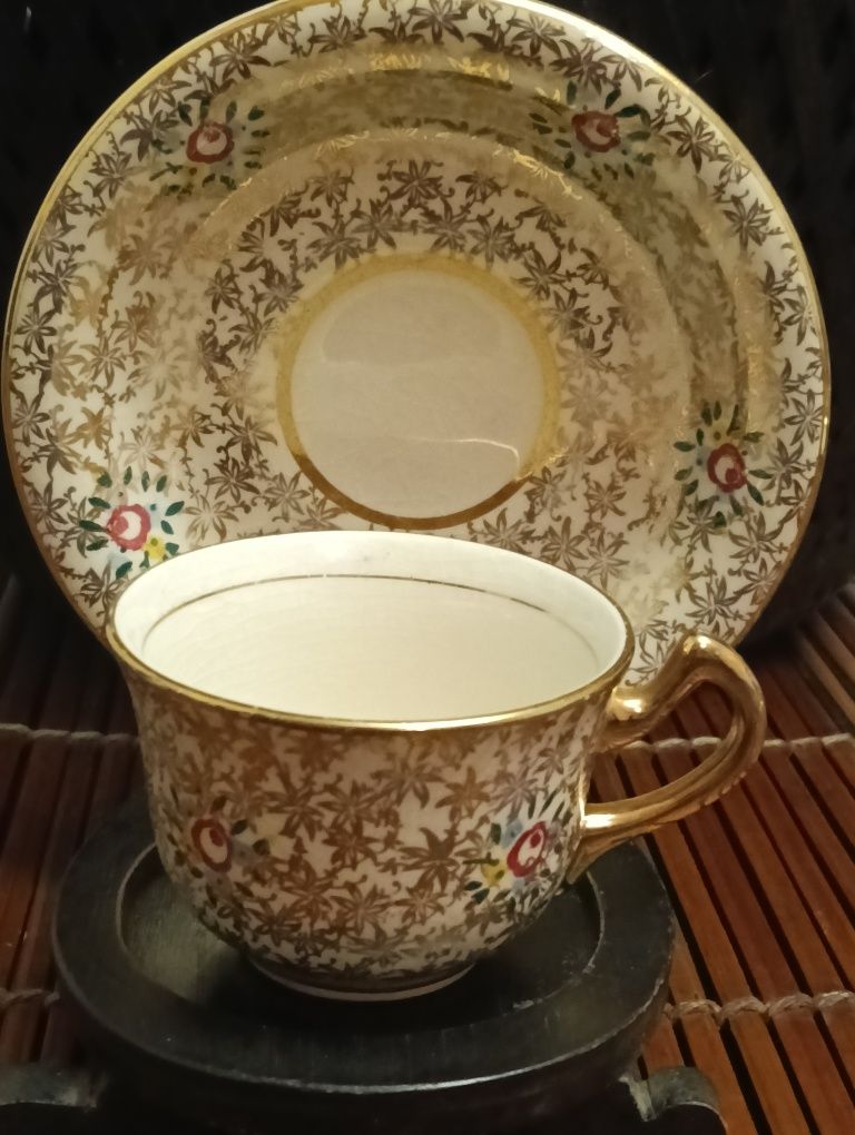 Bela chávena de café de faiança Sacavém