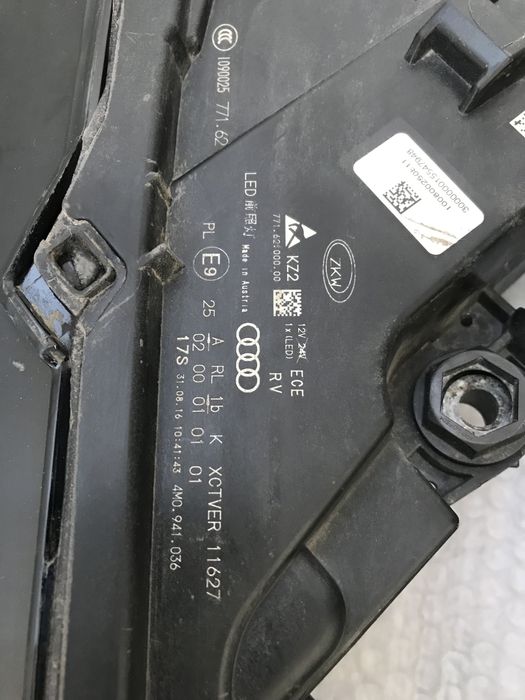 Фара Audi Q7 4M matrix права