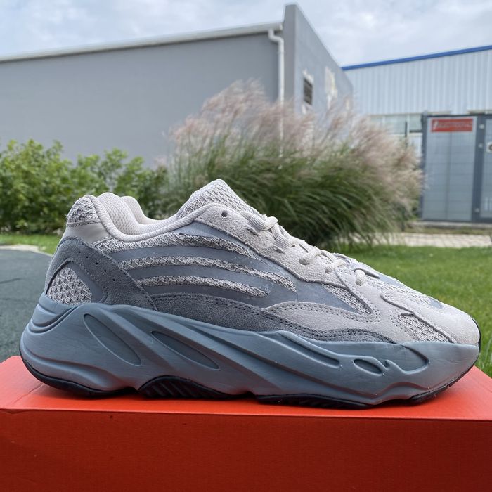 Adidas YEEZY BOOCT 700 43 розмер 27см