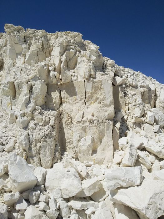 Крейда і глина для тварин - кускова, крихта, борошно