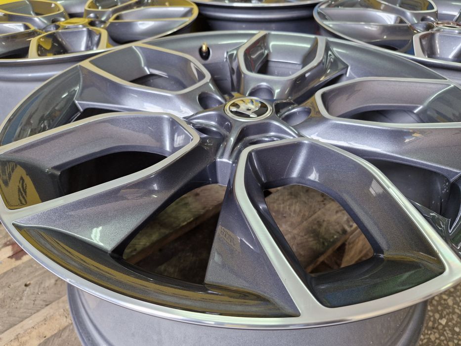 Alufelgi 5x112 19 Skoda Octavia RS Superb Kodiaq RS Karoq OE CRATER