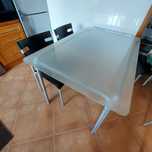 Mesa e 4 cadeiras do ikea