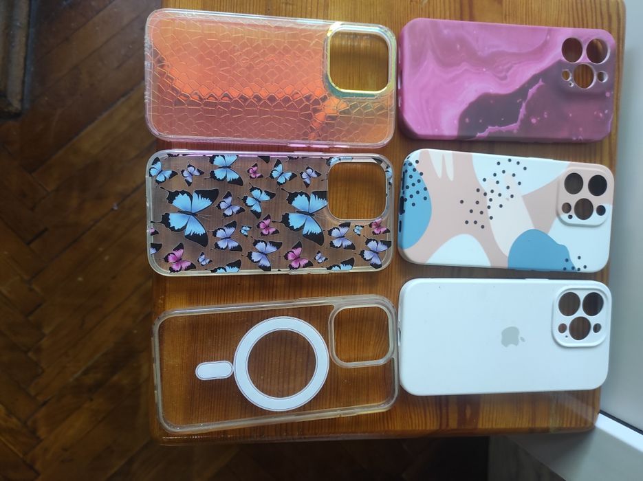 Чохли на телефон нові.