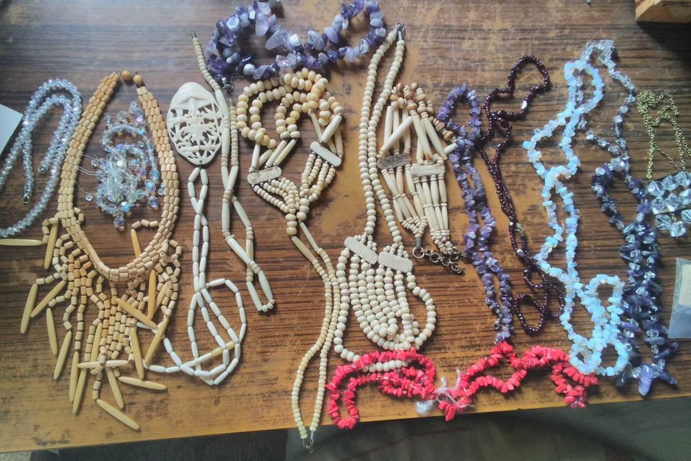 Бижутерию продам