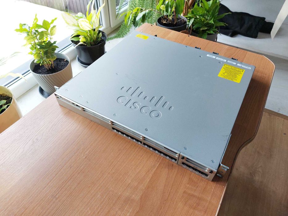 Switch przełącznik Cisco Catalyst WS-C3850-12XS 10Gb SFP+ (2)