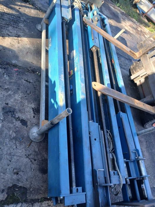 Podnośnik samochodowy 2 kolumnowy śrubowy Nussbaum 3000kg