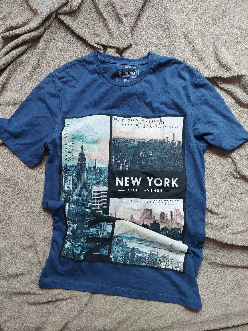 футболка фірми new York city оригінал 

Размер: xl

Більше фото надам