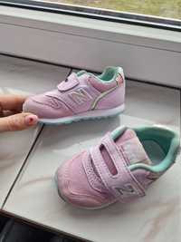 Buty dla dziewczynki New Balance r. 21