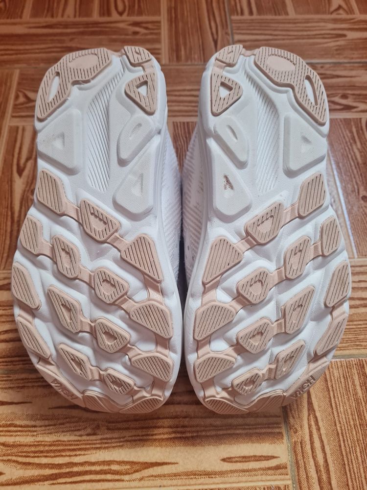 Hoka Clifton 9 beje 38