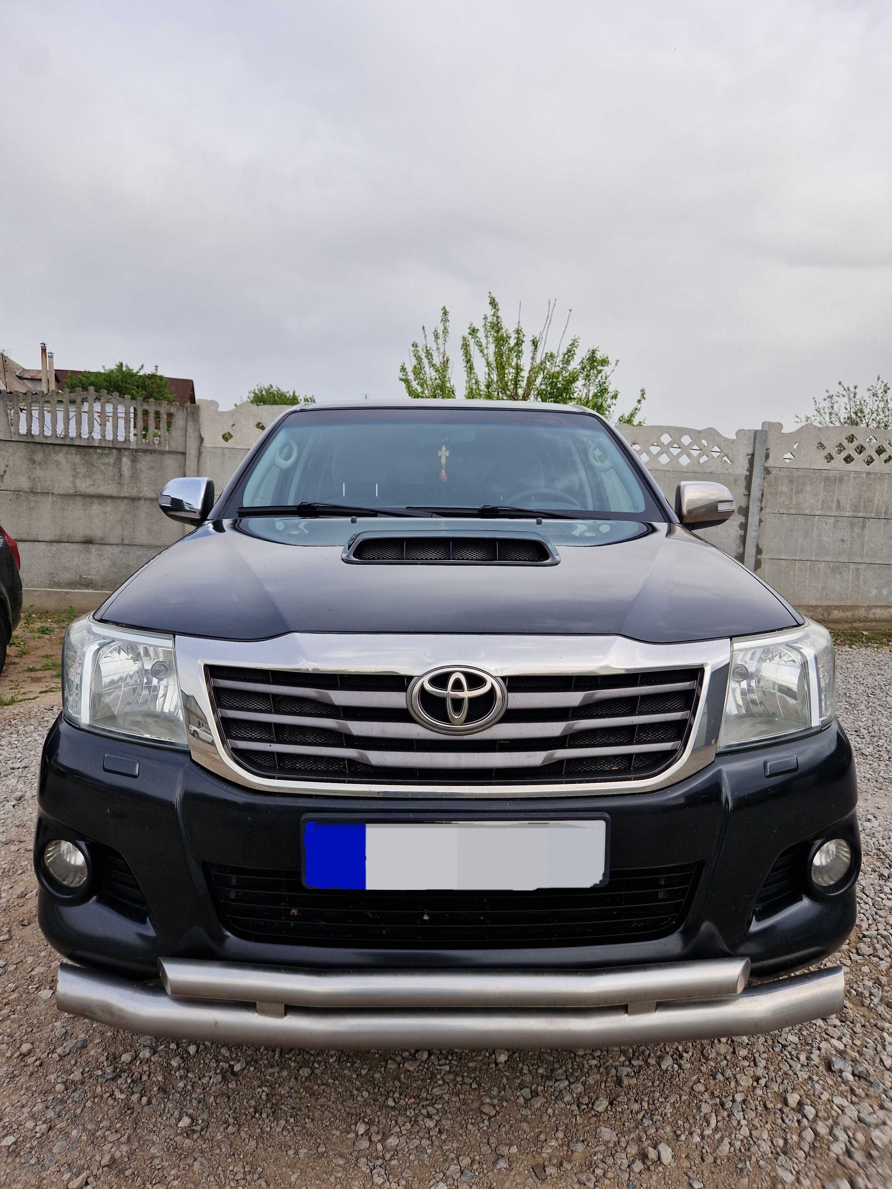 TOYOTA HILUX 2012 рік 2.5дизель механіка