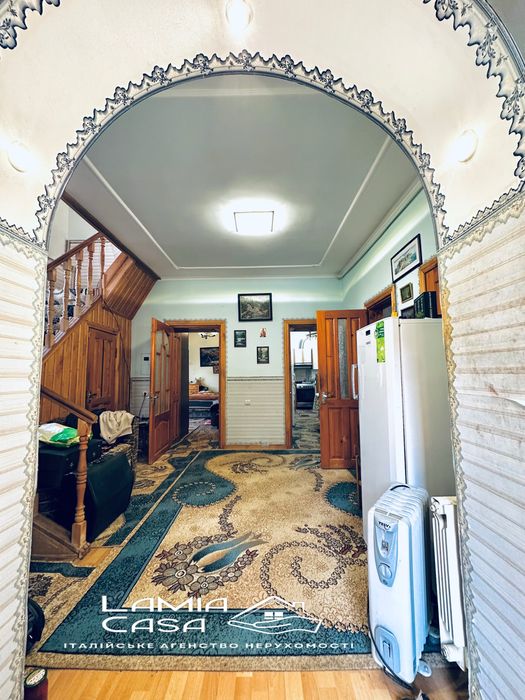 Продаж двох будинків в Годилові. 5 хв від Героів Майдану