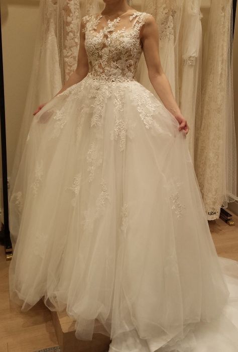 Pronovias Ofelia 36 S koronka tiul siateczka rozmiar S rozkloszowana