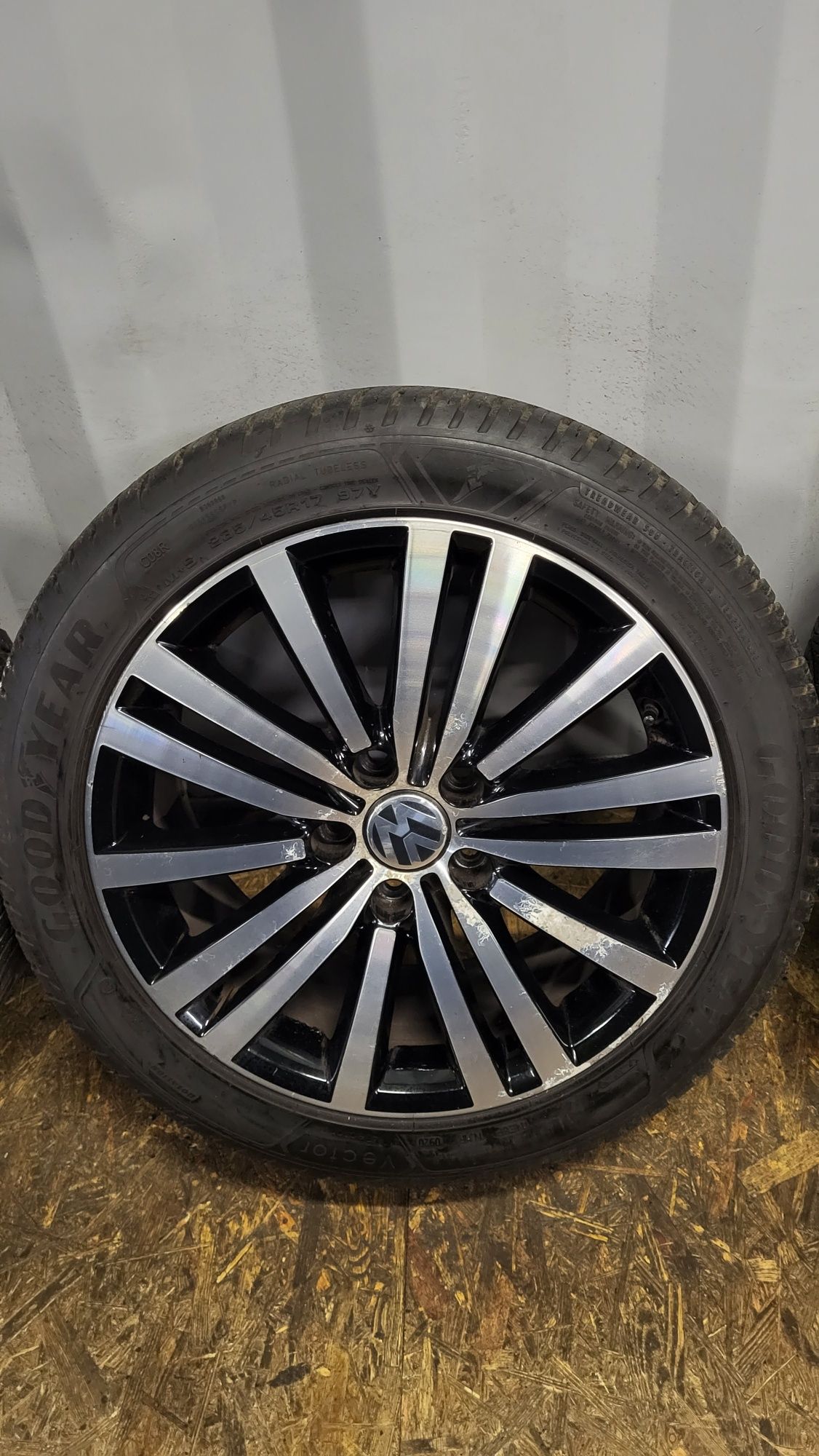 Alufelgi Vw 17 5x112 z oponami 235/45 R17 Passat B7 B8 B6