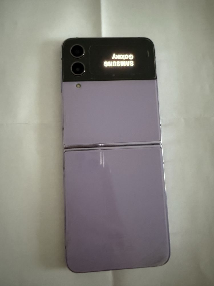 Sprzadam Samsung flip 4