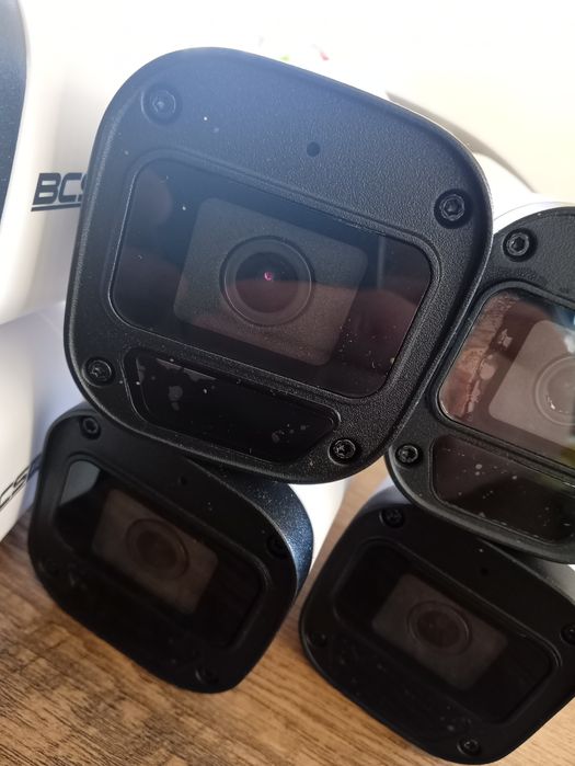 Kamery wewnątrz zewnątrz używane 1,5 roku aplikacja na telefon kompute