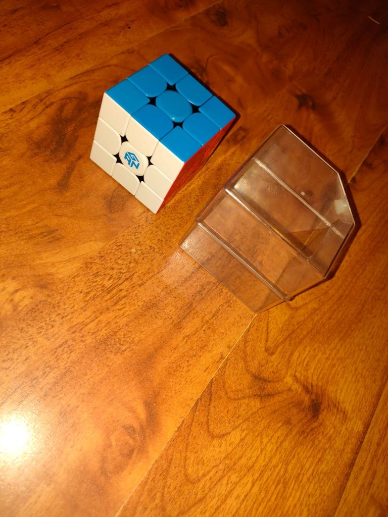 Kostka rubika 3x3 gan 354m v2
