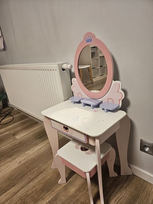 Toaletka dla dziewczynki