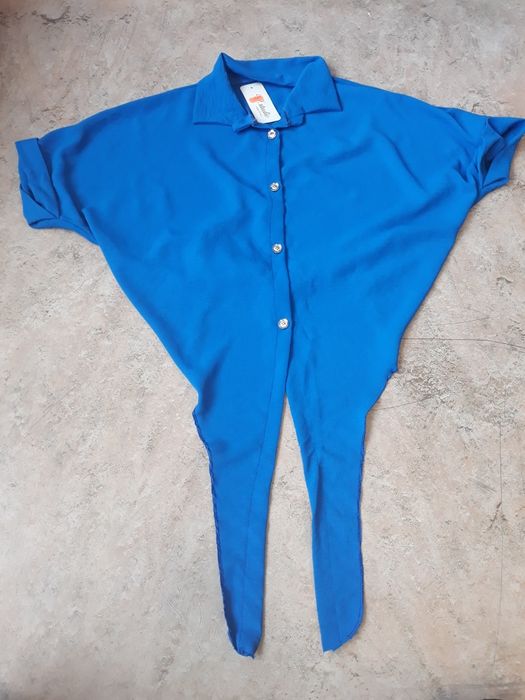 Blusa com nó na frente