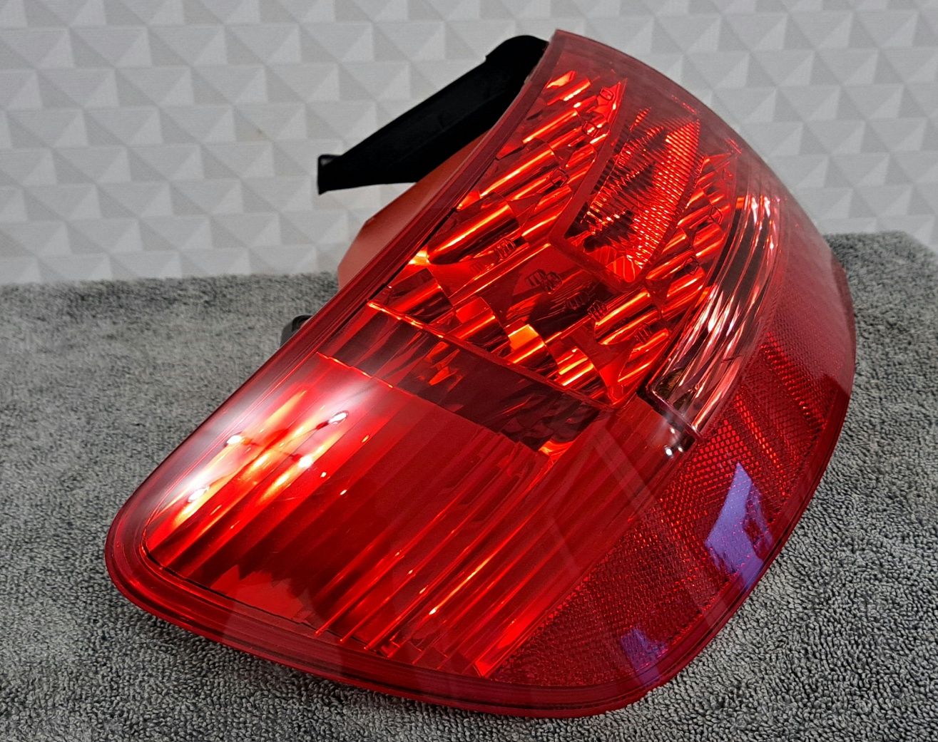 Audi A6 C6 4F0 Avant lampa tył LED