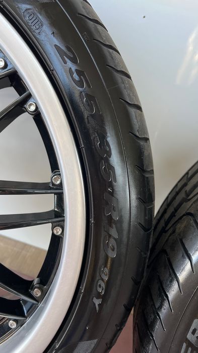 Jantes 19 com pneus P-ZERO