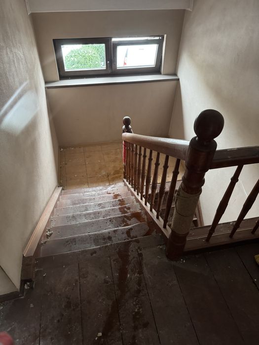 Stare schody drewniane