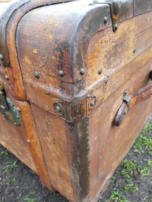 Duży,piękny,przedwojenny kufer podróżny ówczesnego celebryty