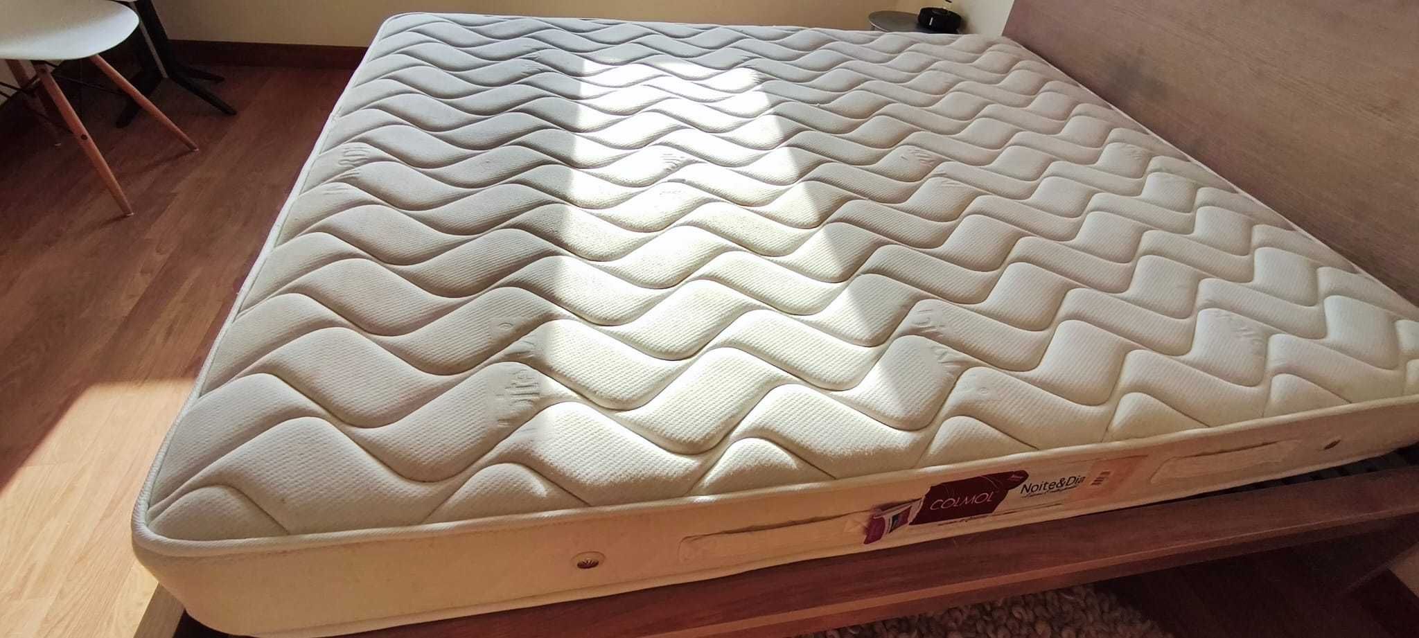 Vendido - cama de Casal + Estrado 160x200 MALM + Colchão