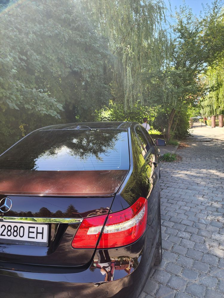 Mercedes-Benz 212 4 matic