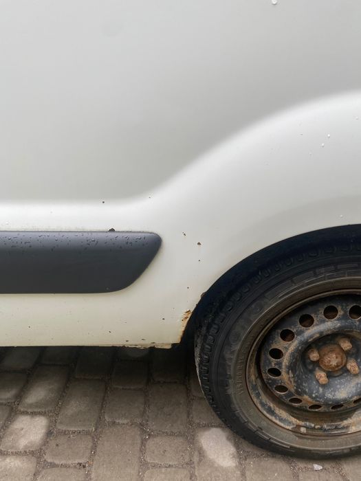 Автомобіль Reno Kengo