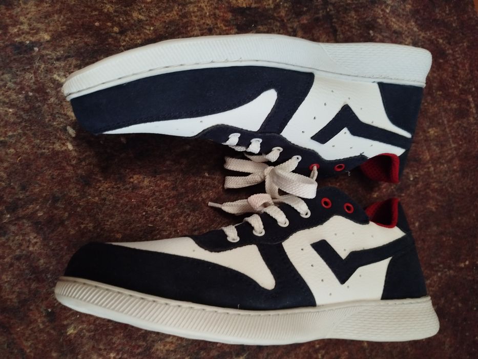 Кроссовки, кросівки 43р .НОВІ.