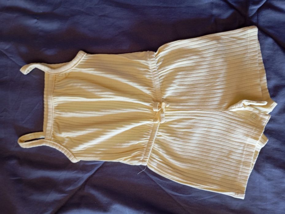 Vestidos  e conjunto tudo 12 euros