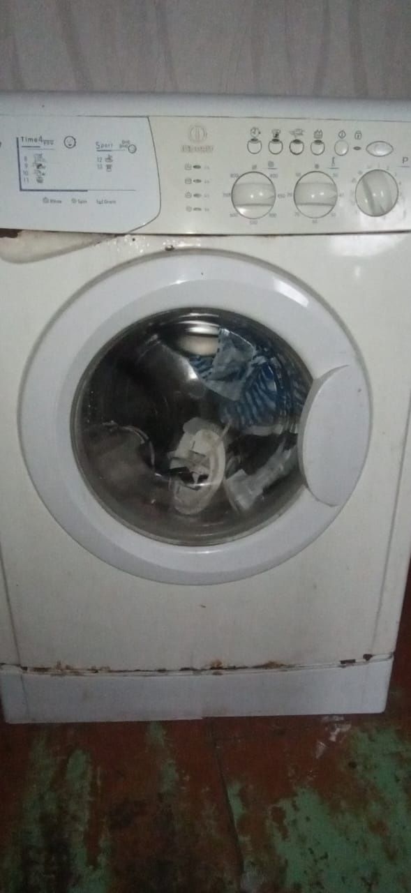 Пральна машина Indesit на запчастини