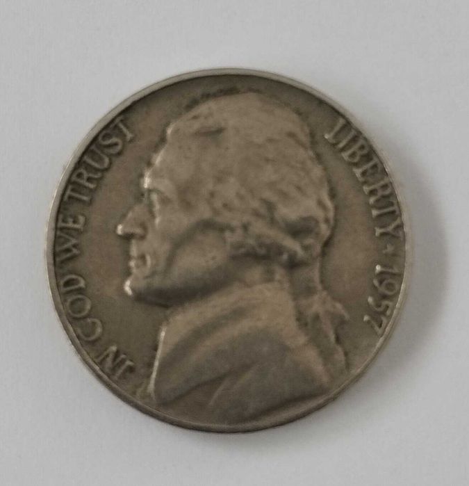 Moneta 5 centów z 1957 roku.