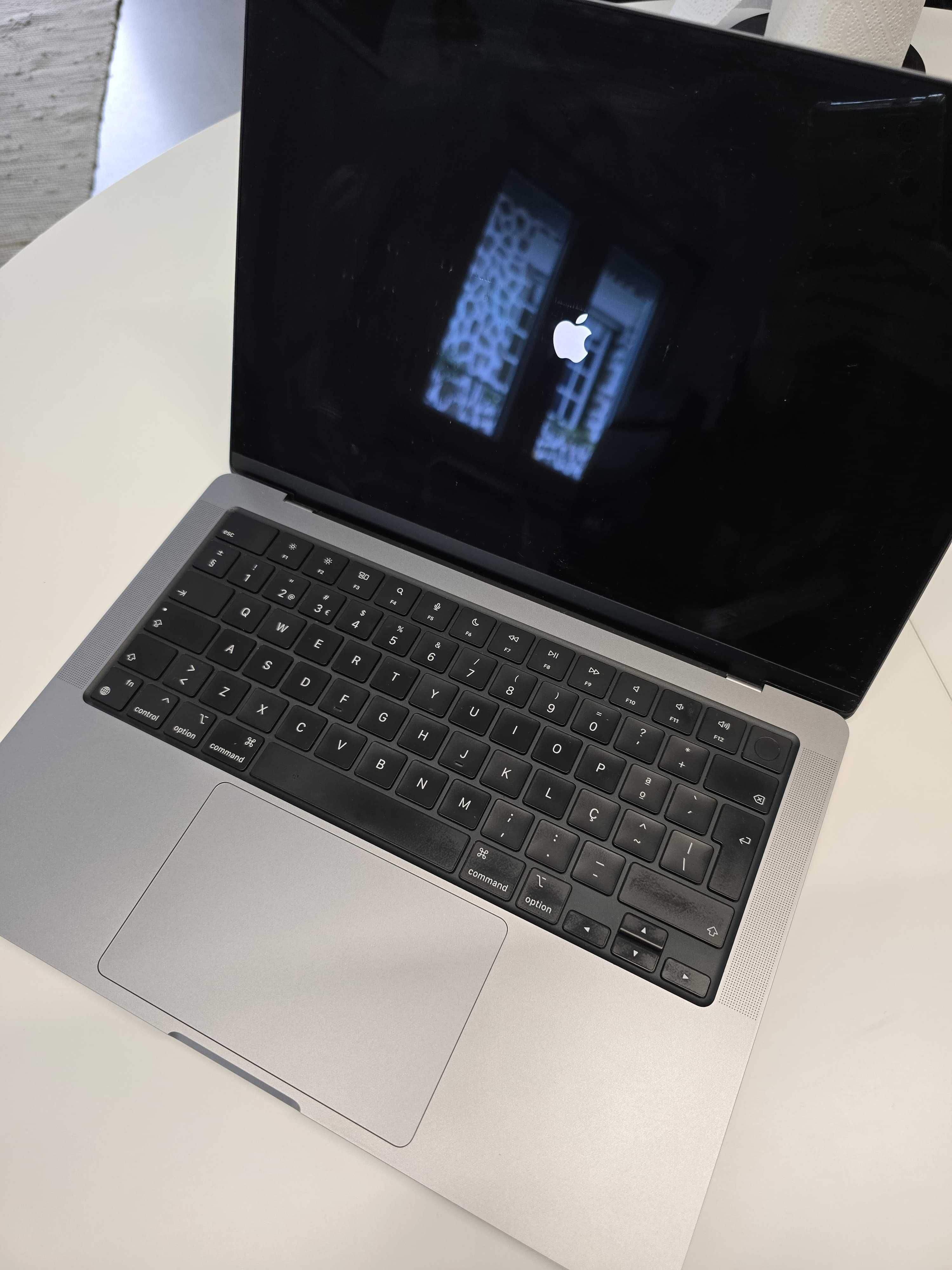 MacBook Pro 14' M3 8gb 512gb